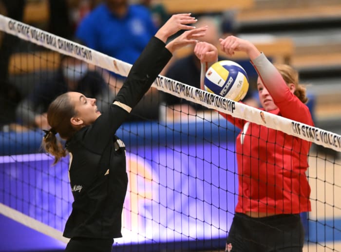 This was a rematch of the 2017 Open championship, a Mitty 25-19, 25-18, 27-25 sweep.